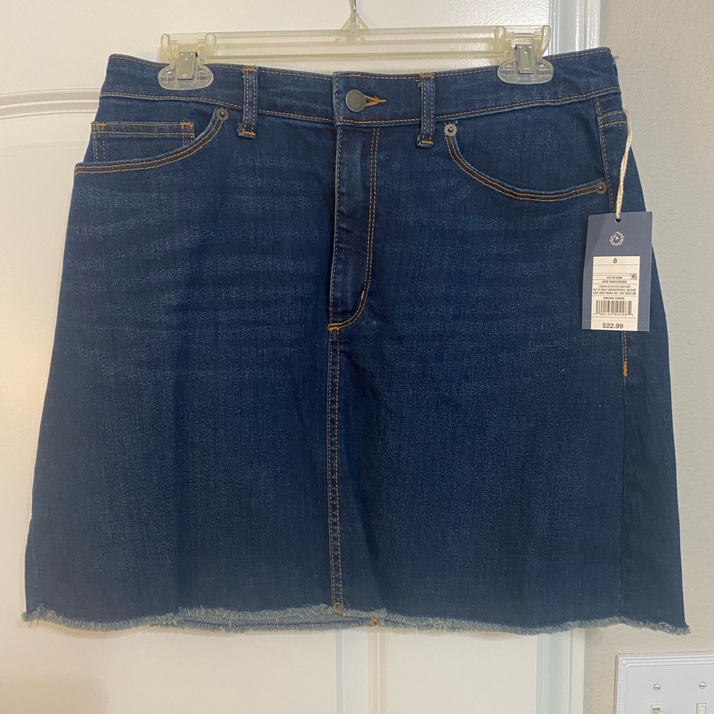 Jean skirt with frayed hem